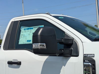 2025 Ford F-600SD XL