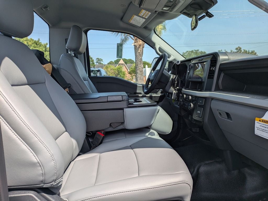 2025 Ford F-600SD XL