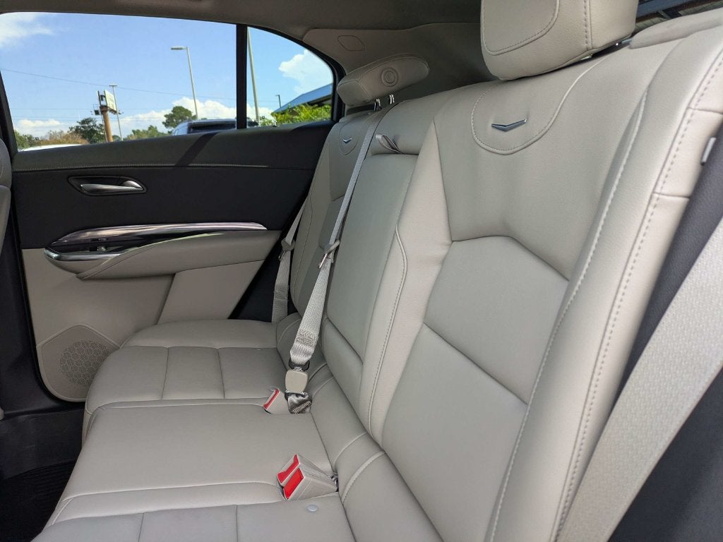 2023 Cadillac XT4 Luxury