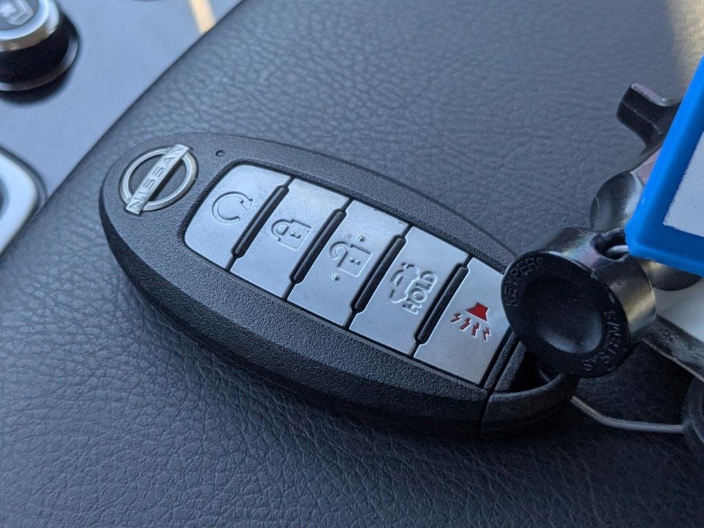 2023 Nissan Maxima Platinum