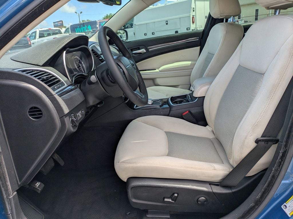 2022 Chrysler 300 Touring