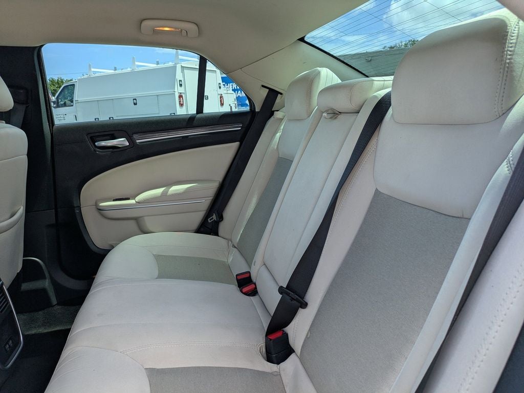 2022 Chrysler 300 Touring