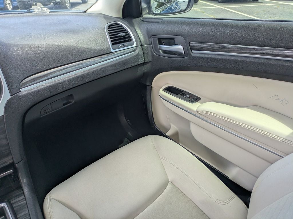 2022 Chrysler 300 Touring