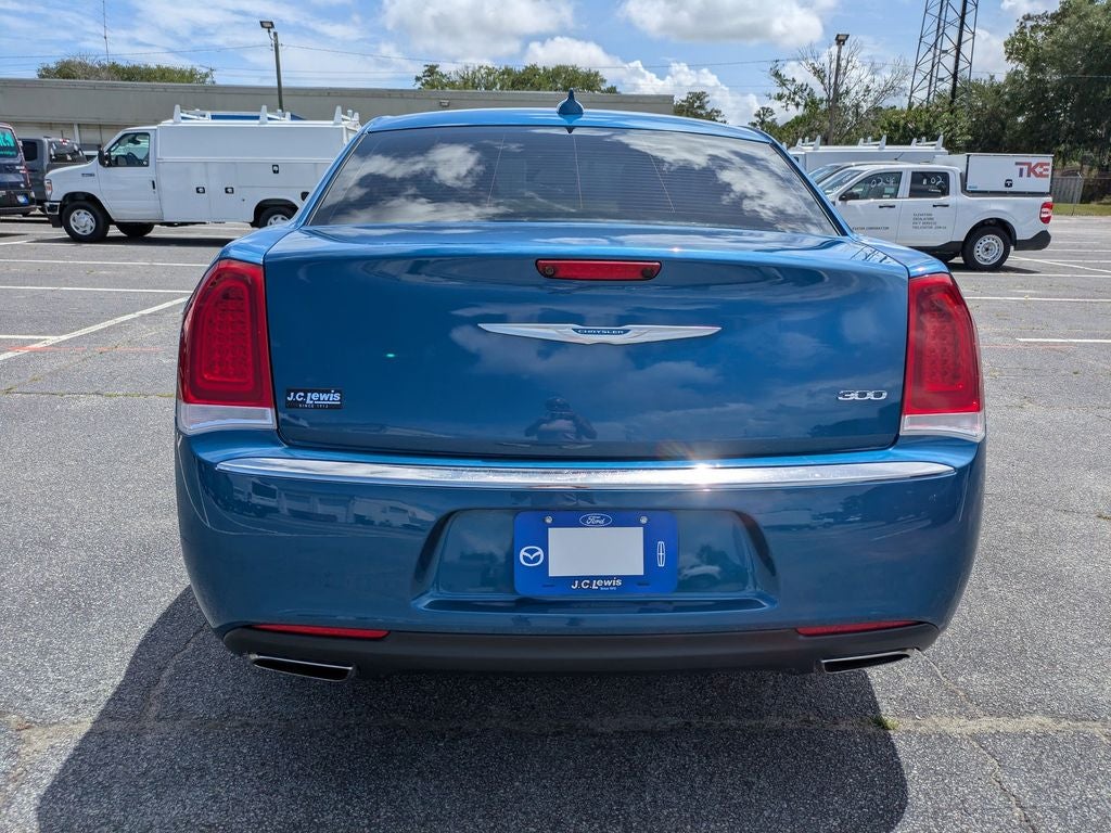 2022 Chrysler 300 Touring