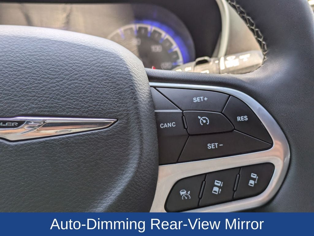 2025 Chrysler Pacifica Select