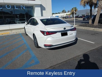 2022 Lexus ES 300h Luxury