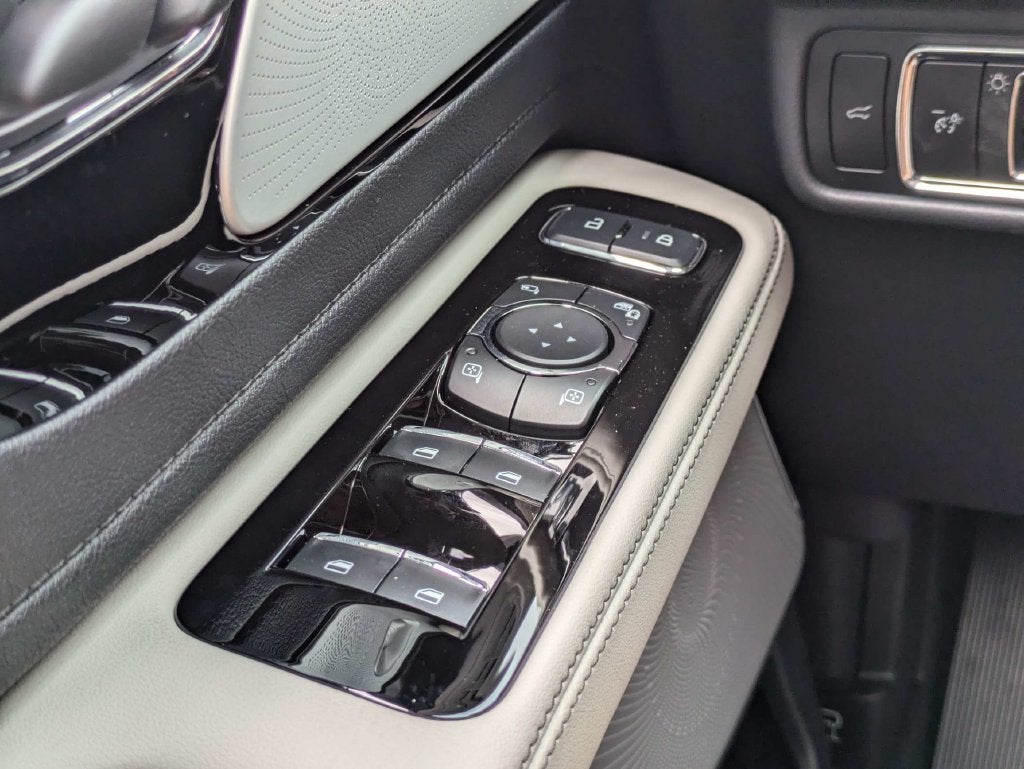2027 Lincoln Aviator Reserve