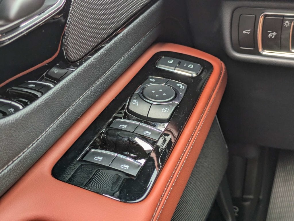 2027 Lincoln Aviator Reserve