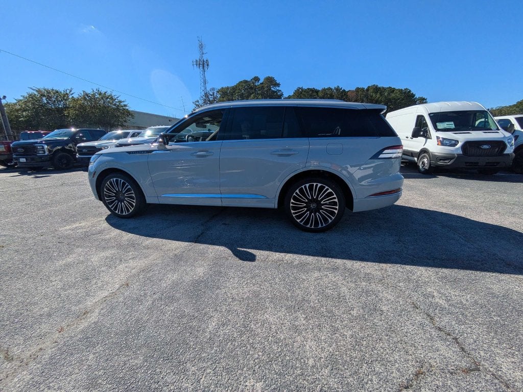2027 Lincoln Aviator Black Label