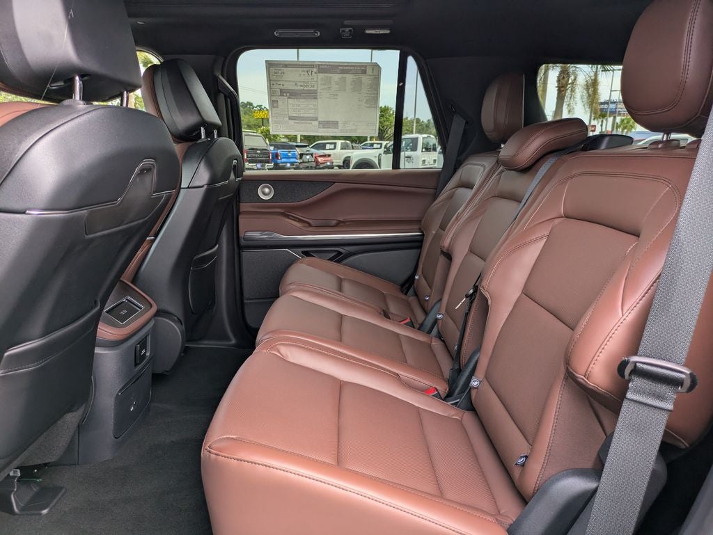 2027 Lincoln Navigator Reserve