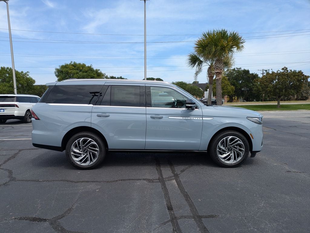 2027 Lincoln Navigator Reserve