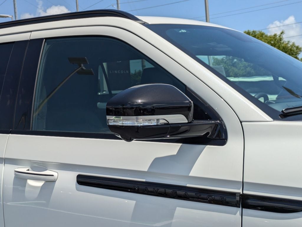 2027 Lincoln Navigator Reserve