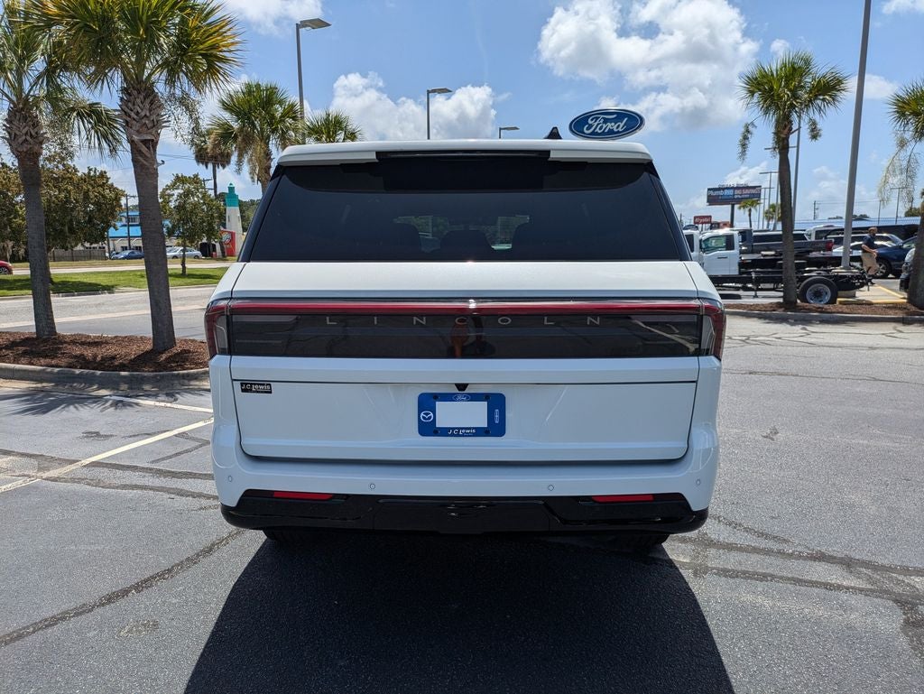 2027 Lincoln Navigator Reserve
