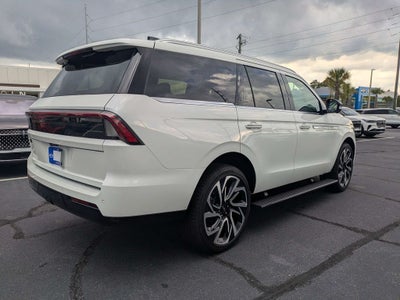 2027 Lincoln Navigator Reserve