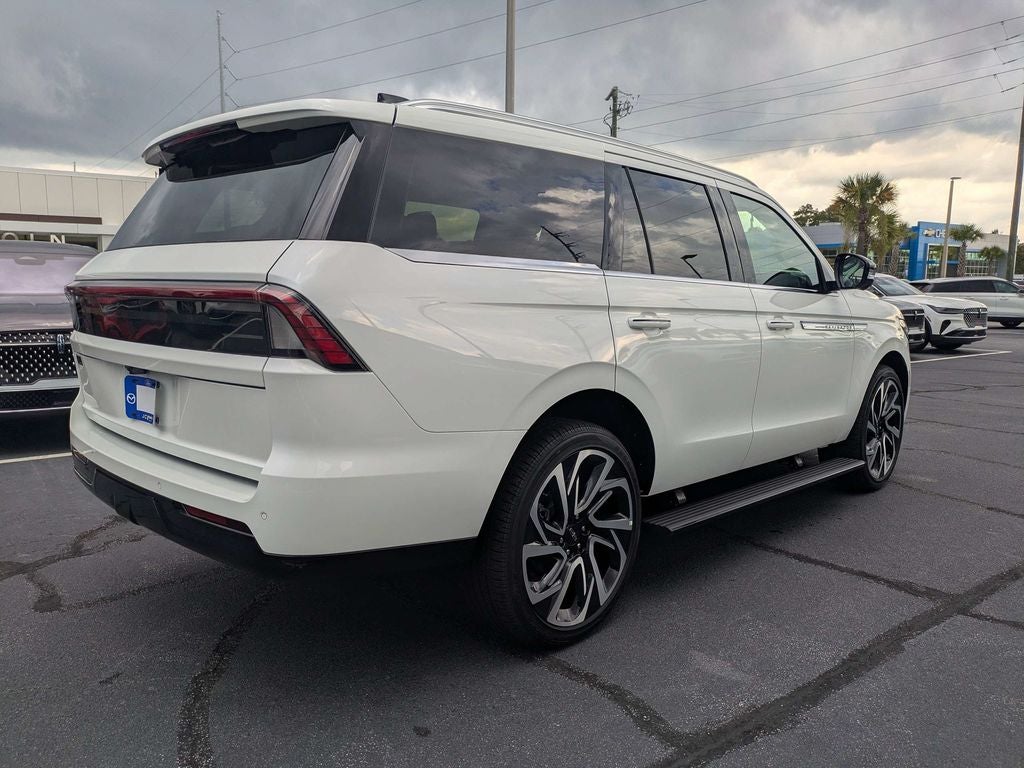 2027 Lincoln Navigator Reserve