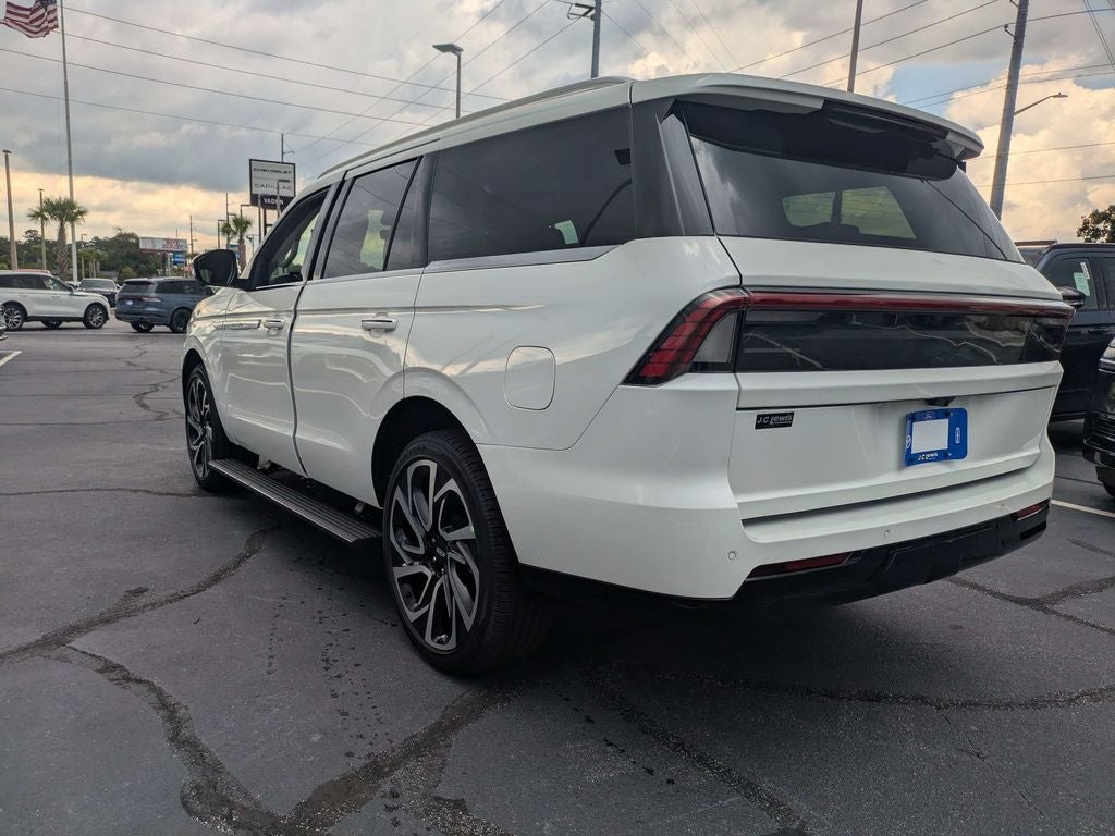 2027 Lincoln Navigator Reserve