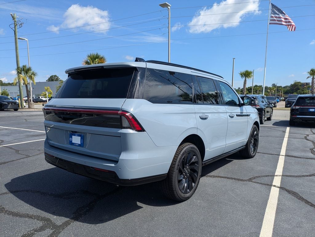2027 Lincoln Navigator Reserve