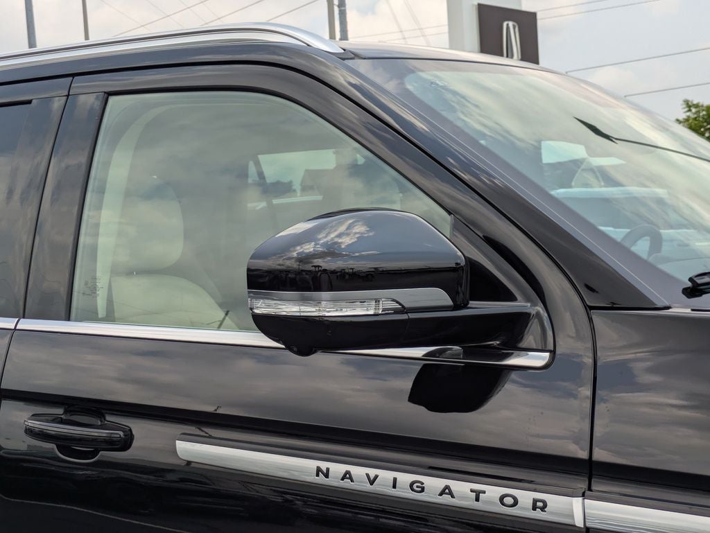 2027 Lincoln Navigator Reserve