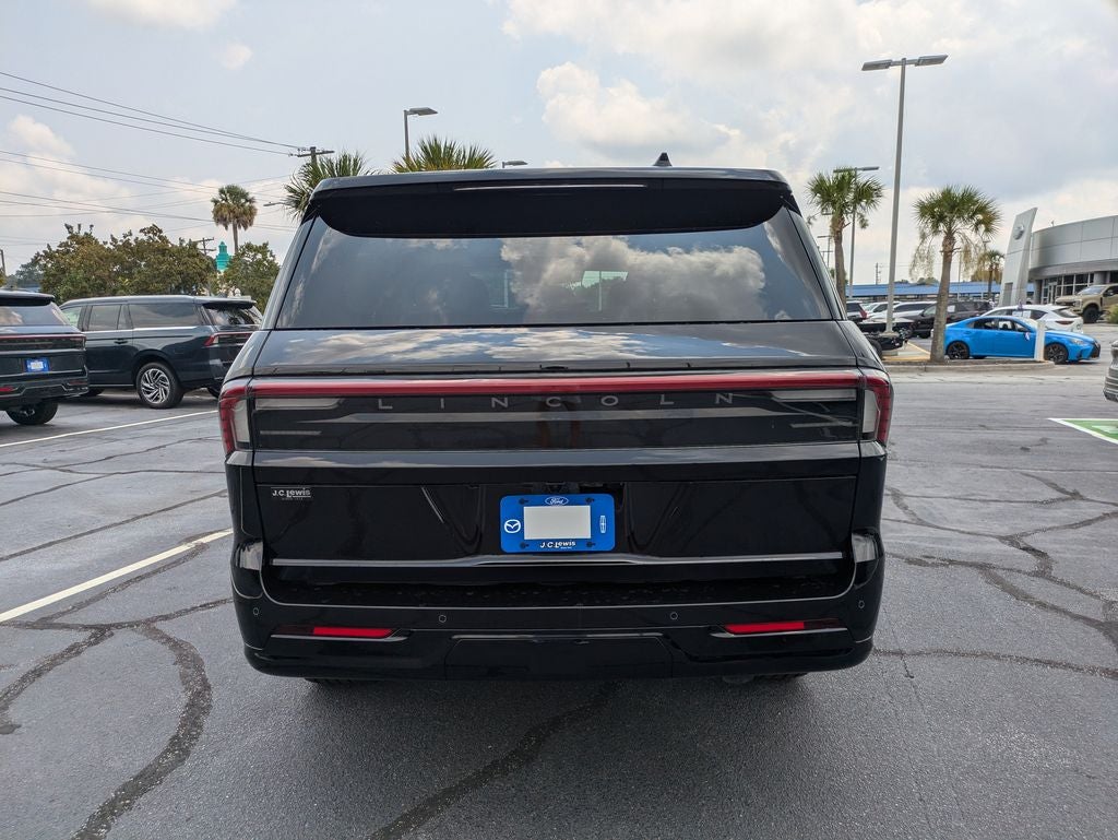 2027 Lincoln Navigator Reserve