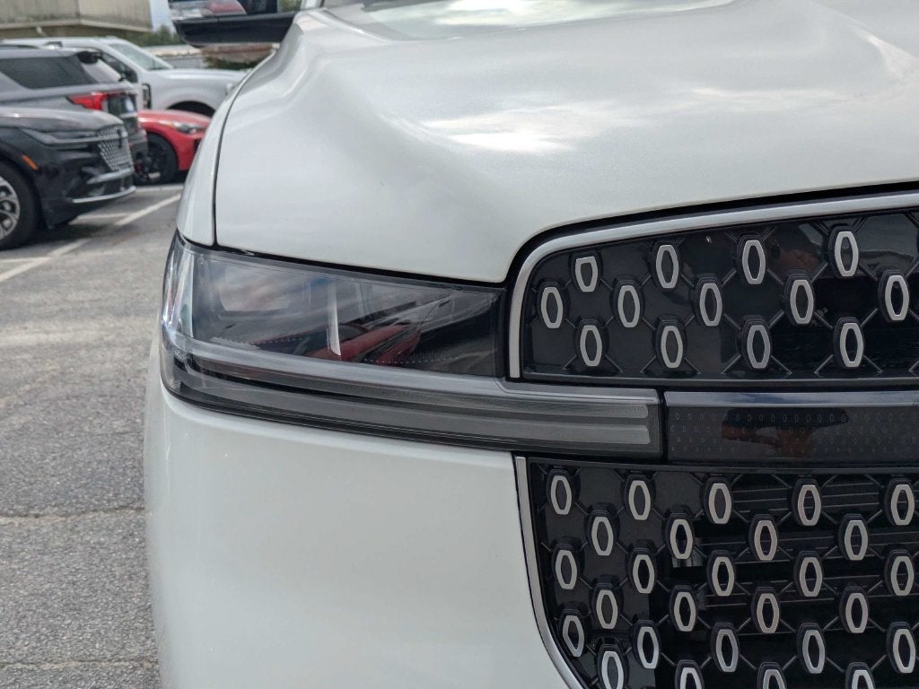 2027 Lincoln Navigator Reserve