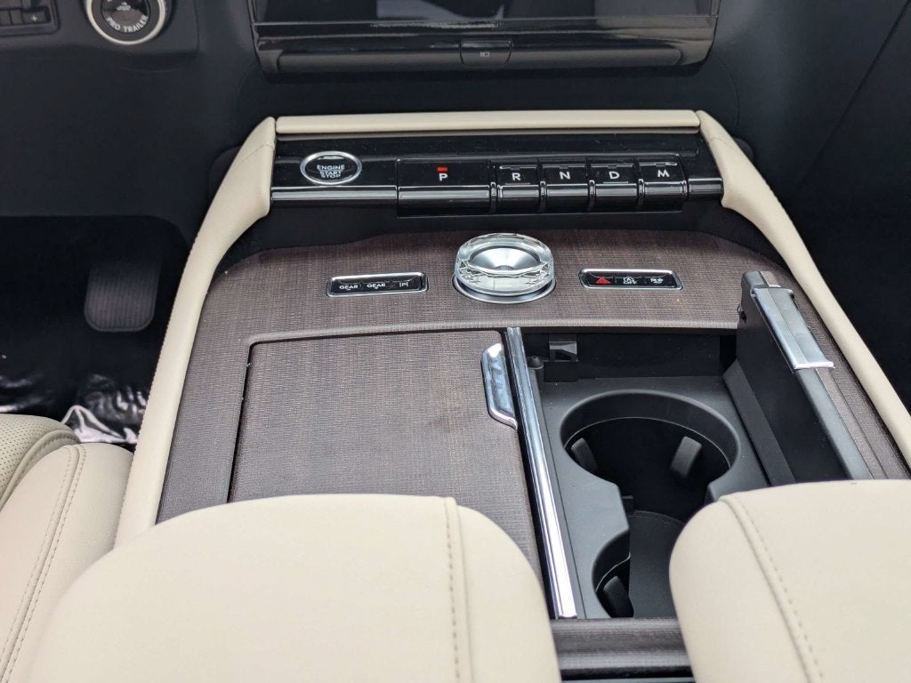 2027 Lincoln Navigator Reserve