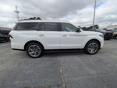2027 Lincoln Navigator Reserve