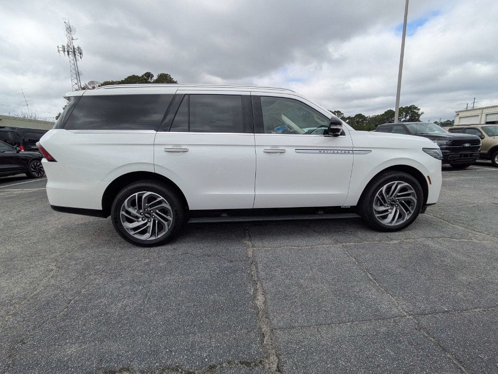 2027 Lincoln Navigator Reserve
