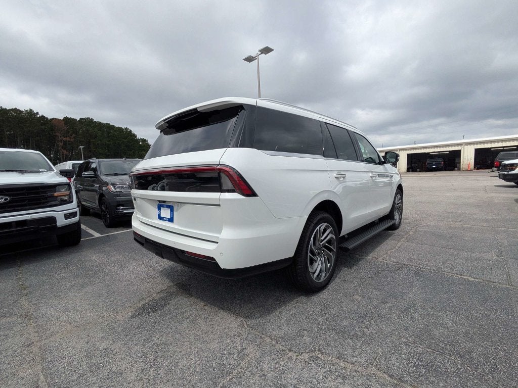 2027 Lincoln Navigator Reserve