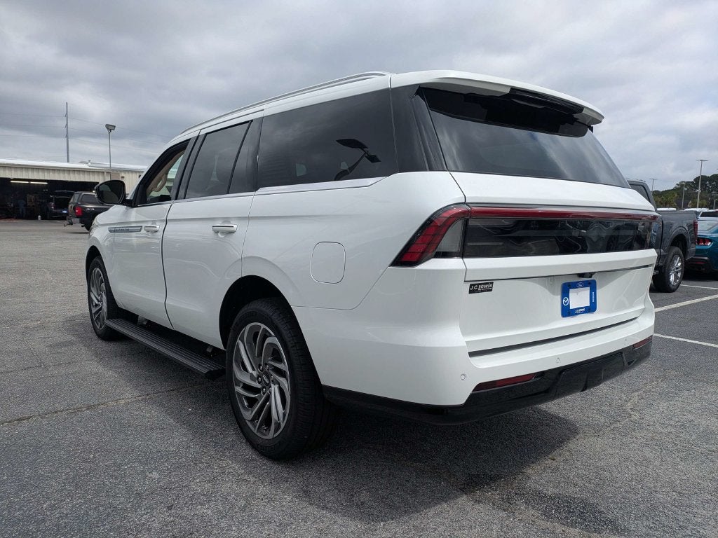 2027 Lincoln Navigator Reserve