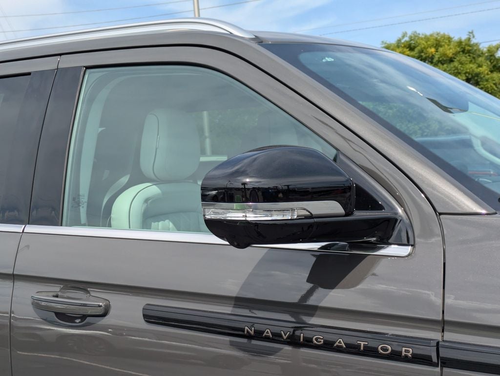2027 Lincoln Navigator Black Label