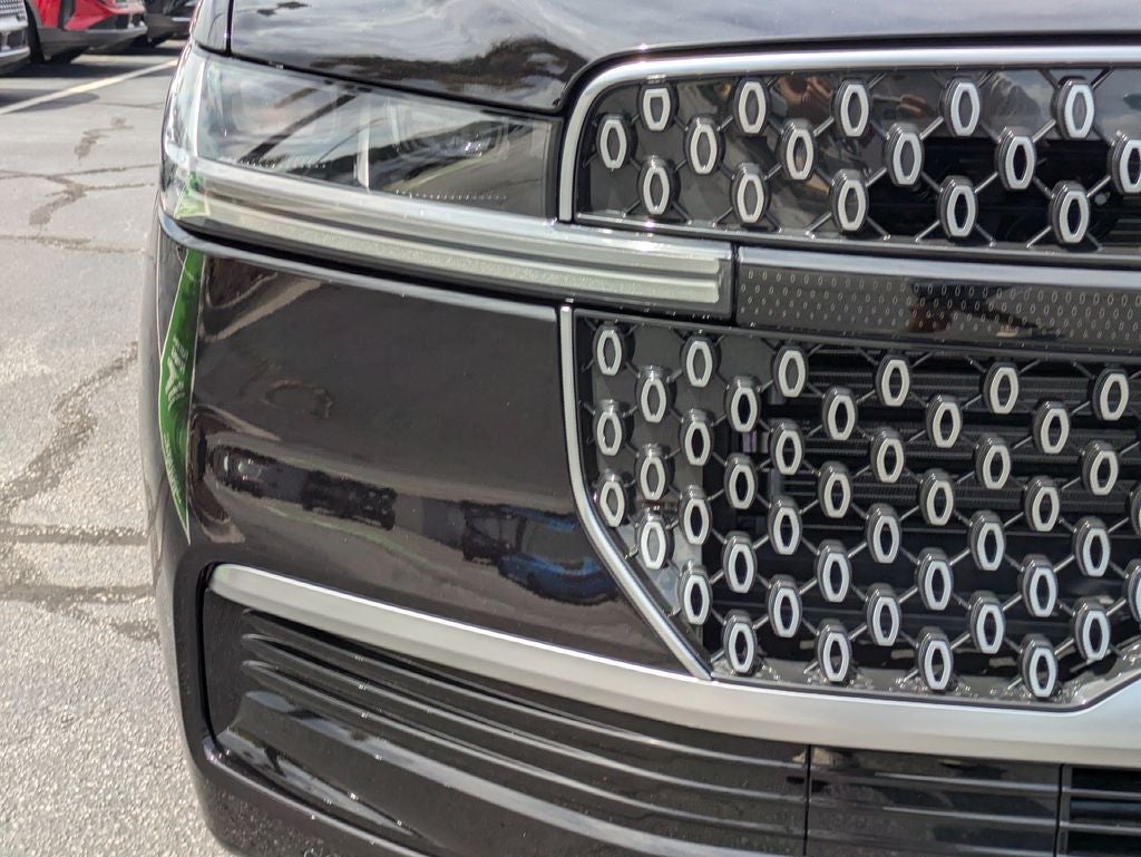2027 Lincoln Navigator Premiere