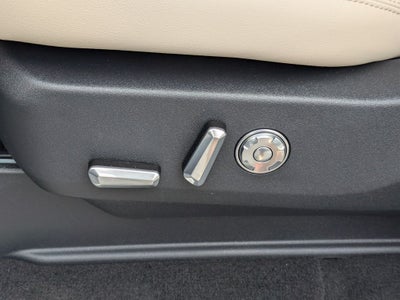 2027 Lincoln Navigator Premiere