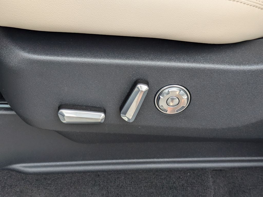 2027 Lincoln Navigator Premiere
