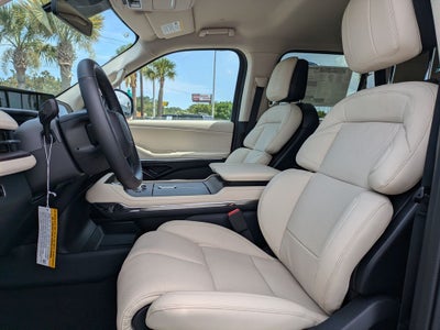 2027 Lincoln Navigator Premiere