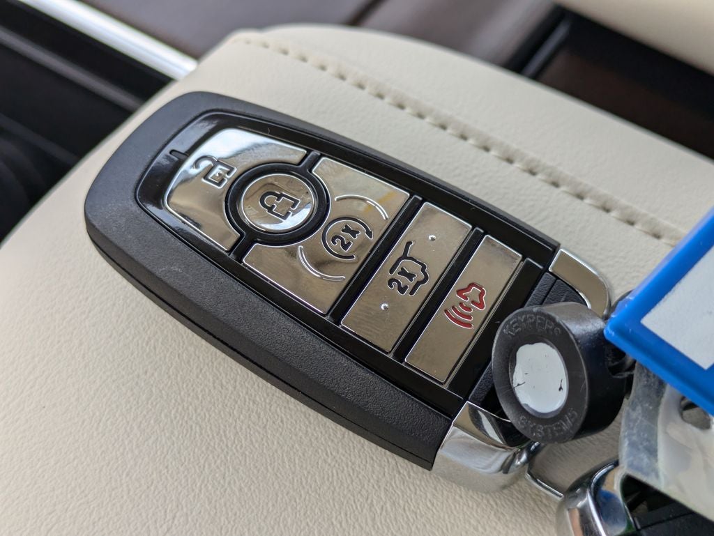 2027 Lincoln Navigator Premiere