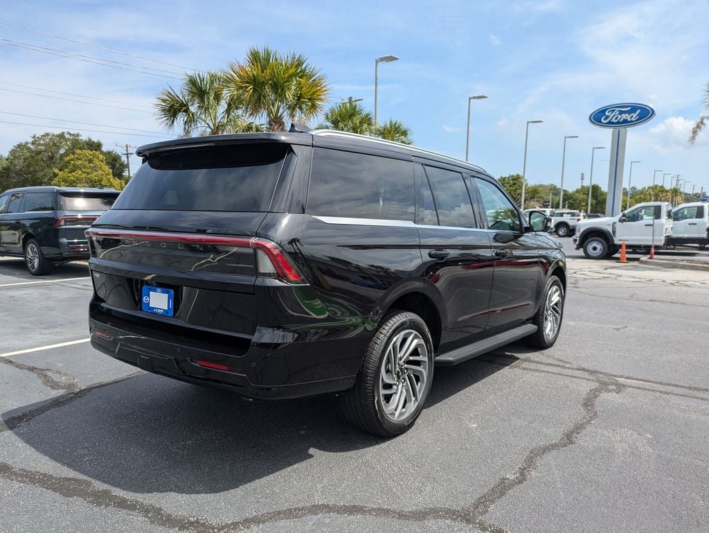 2027 Lincoln Navigator Premiere