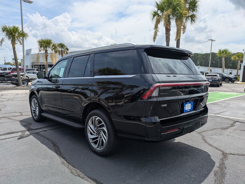 2027 Lincoln Navigator Premiere