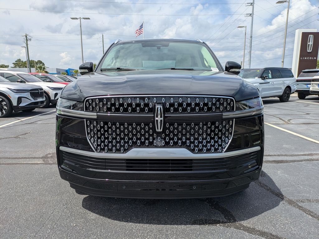 2027 Lincoln Navigator Premiere