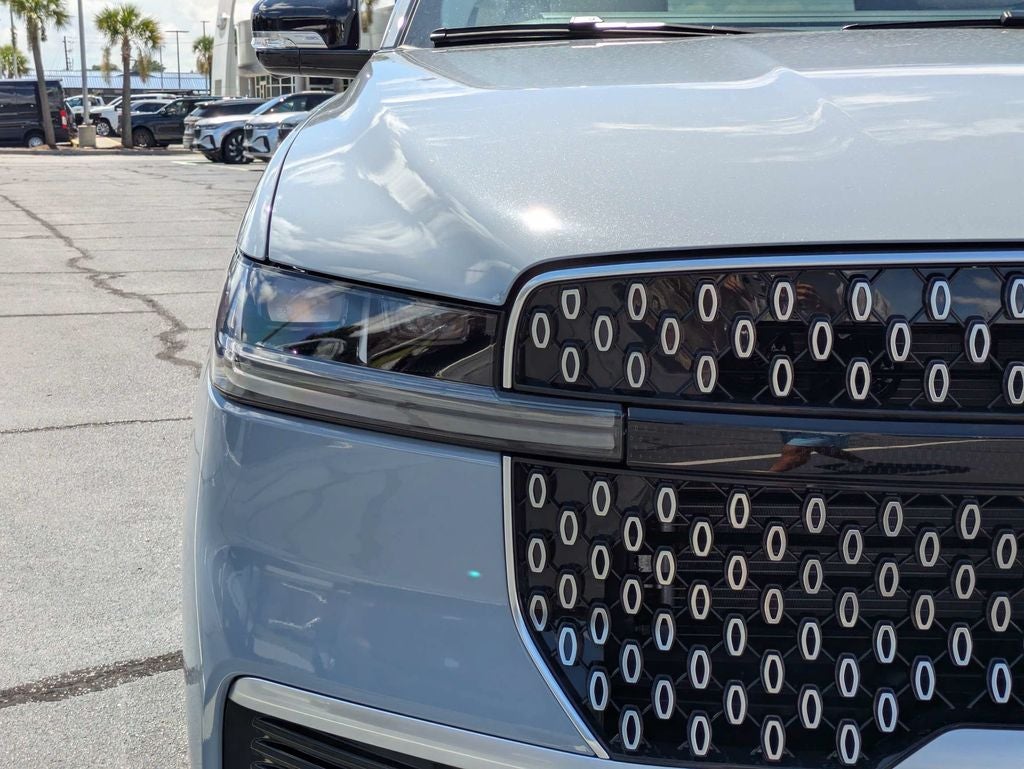 2027 Lincoln Navigator Premiere
