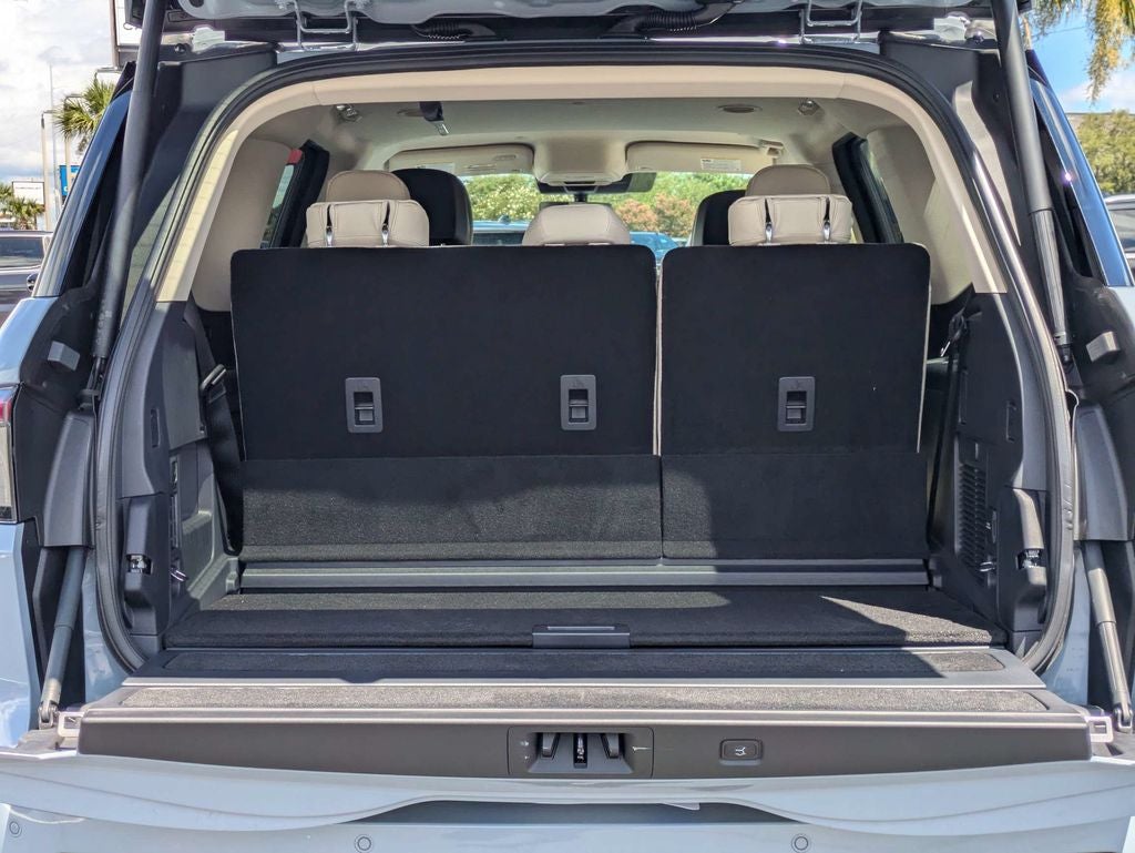 2027 Lincoln Navigator Premiere