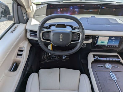 2027 Lincoln Navigator Premiere