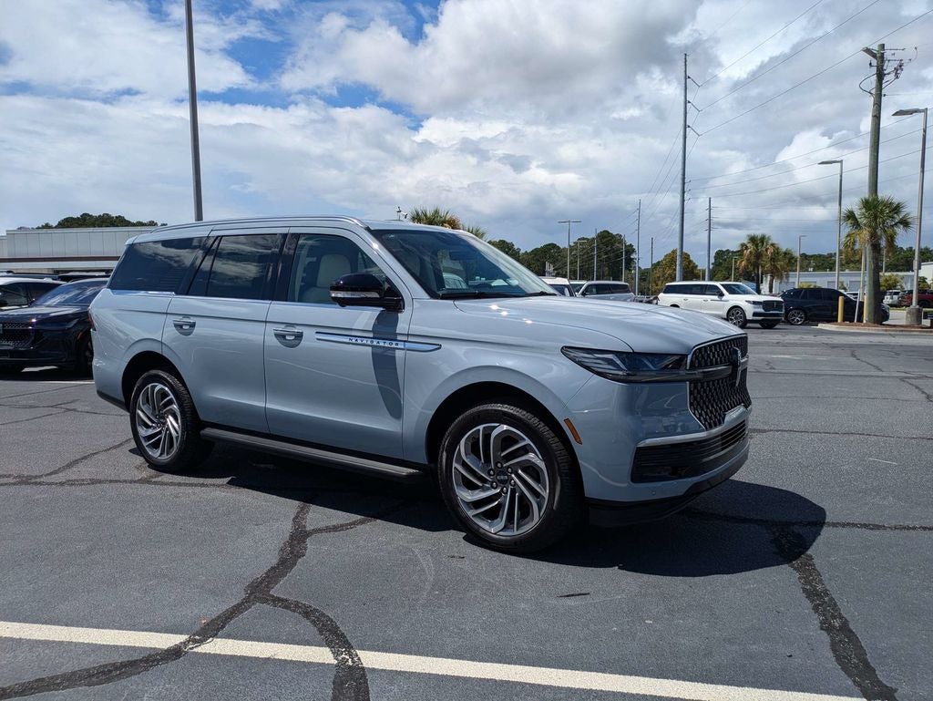 2027 Lincoln Navigator Premiere