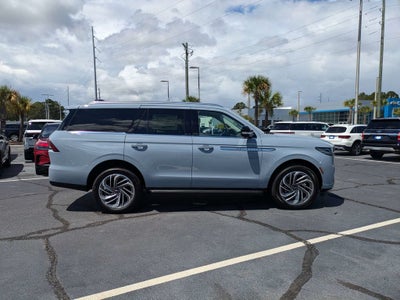 2027 Lincoln Navigator Premiere