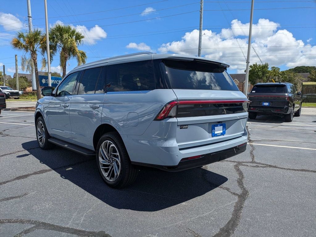 2027 Lincoln Navigator Premiere