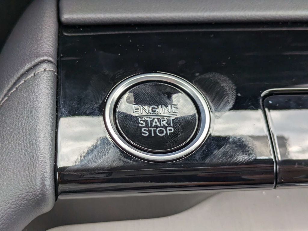 2027 Lincoln Navigator Premiere