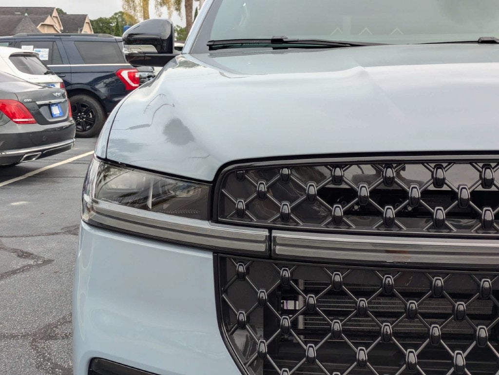 2027 Lincoln Navigator Reserve