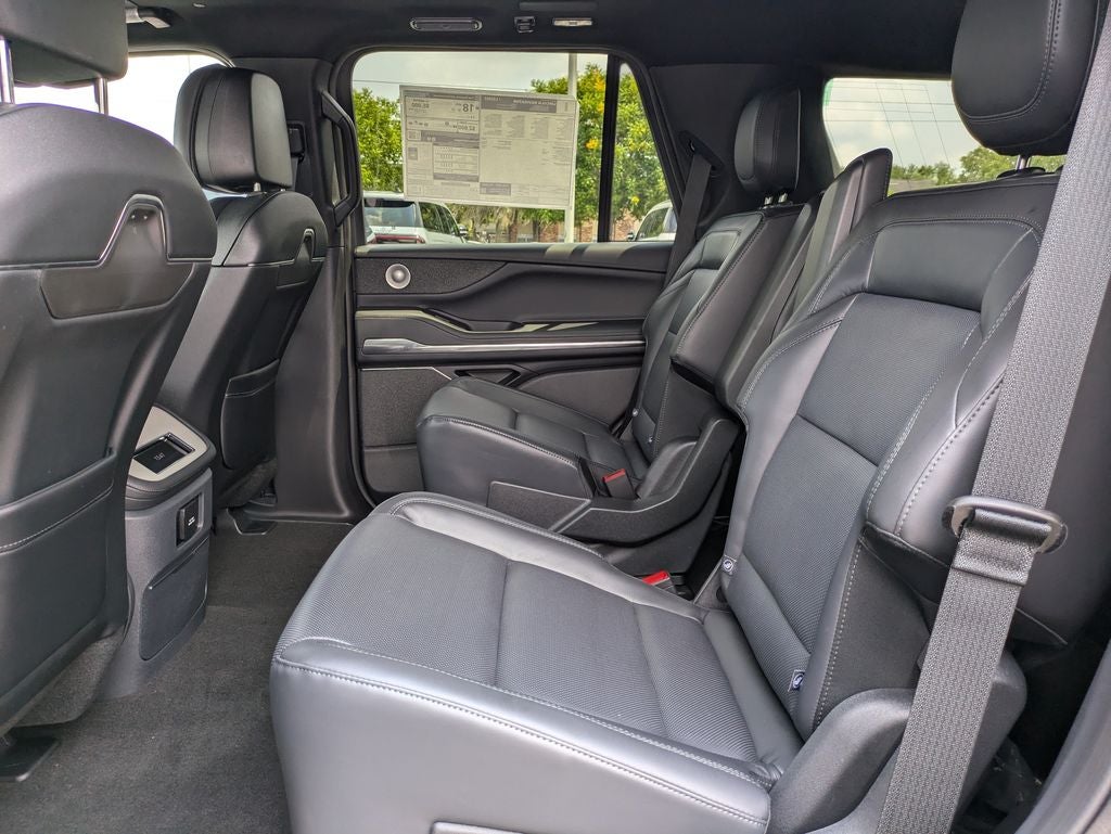 2027 Lincoln Navigator Reserve