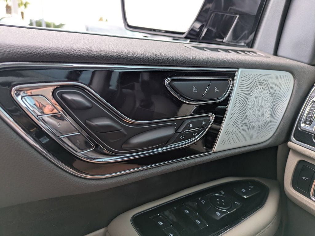2023 Lincoln Navigator L Reserve