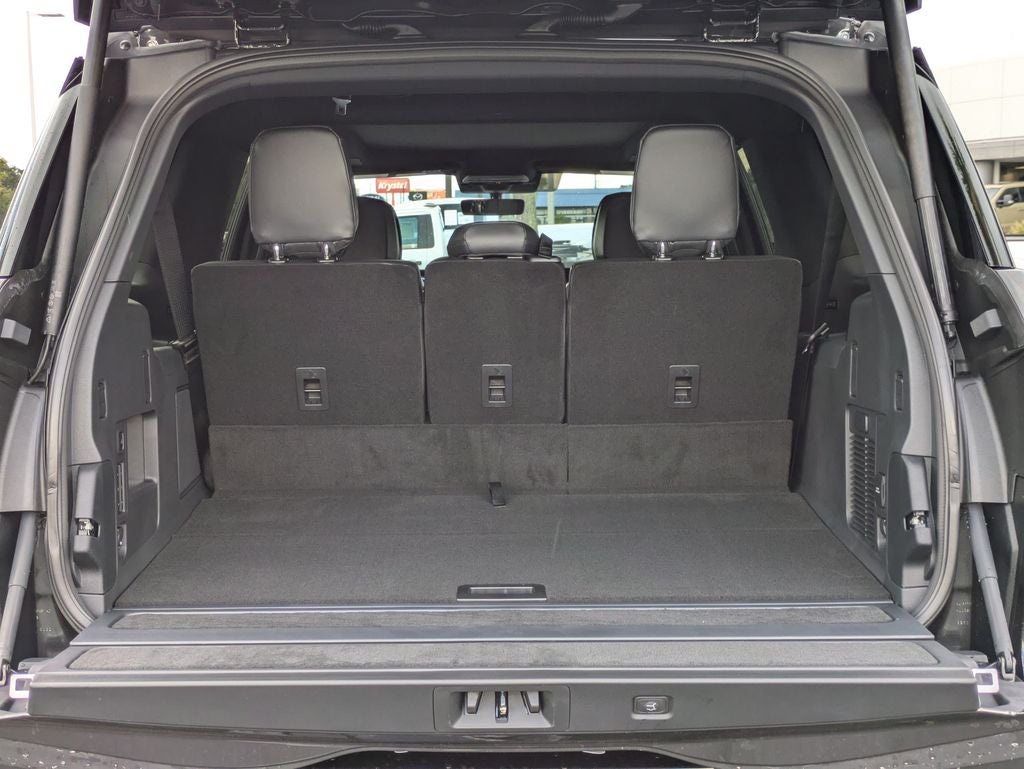 2027 Lincoln Navigator L Reserve