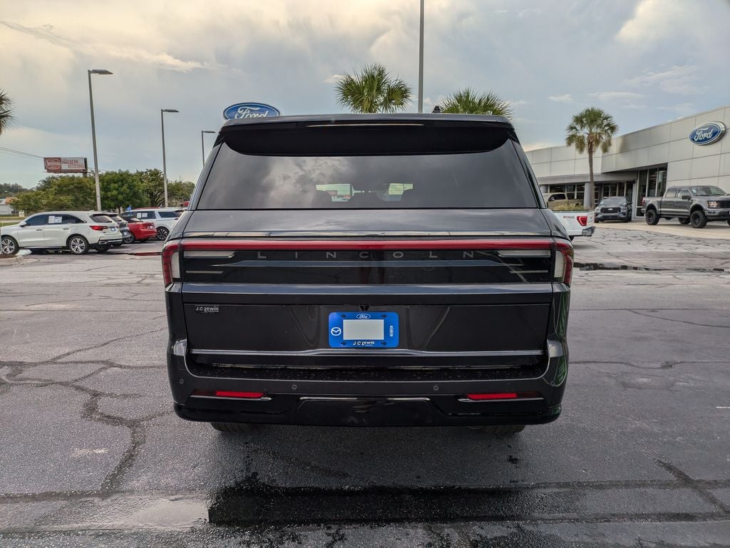 2027 Lincoln Navigator L Reserve